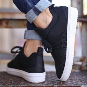 STEVE MADDEN lancer black shoes size 6.5